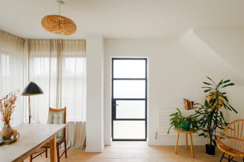 318030 - Kaylow, Rosedale Walk, Frome-12.JPG