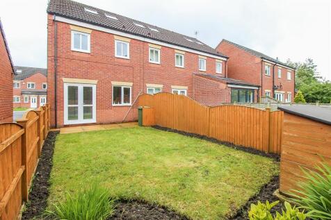 9 Springwood Court garden (1).jpg