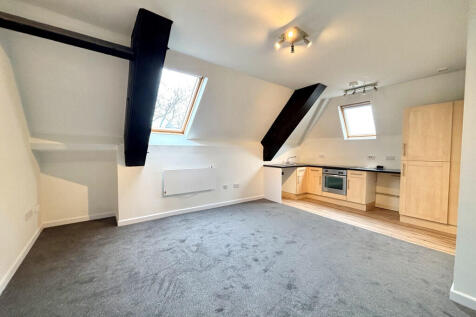 Lounge and open p...