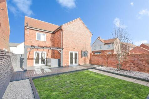 27 Woodcock Way, Ashby