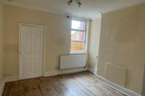 130 Newcastle Avenue, Worksop photo 4
