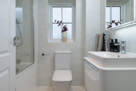 Redrow - Stratford - Bathroom - 72146