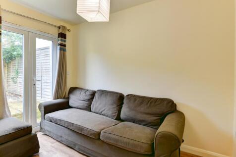 183 Queens Park Road Lounge