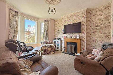 Faringdon Road 48 - Living Room.jpg