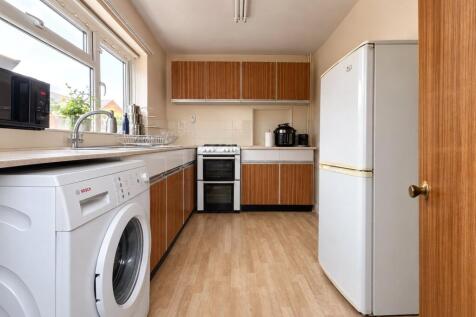 Bevisland, Eldene, Swindon, SN3 photo 3