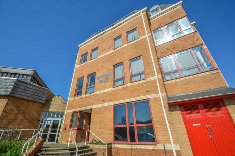 2-bed flat on Haywood House, Bretton, PE3, £800/mo