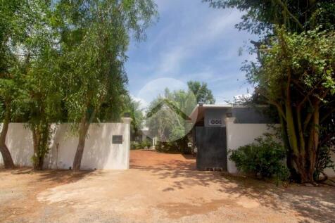 7 Bedroom Luxury Villa with Guest Apartments For Sale - Sangkat Siem Reap, Siem Reap