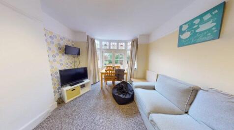 4-bed semi-detached on Welby Avenue, Lenton, Nottingham, NG7 1QL, £2,340/mo