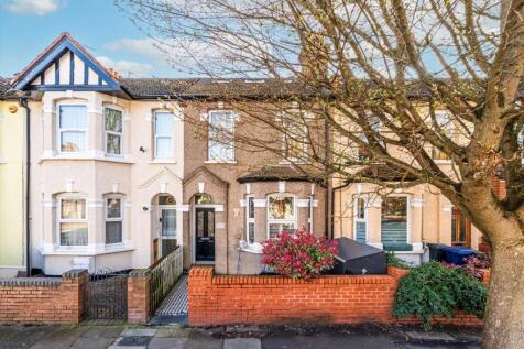 This three-bedroom home, presented in excellent condition, offers spacious living arranged over three floors, combining modern comfort with generous room sizes ideal for families or professionals seek
