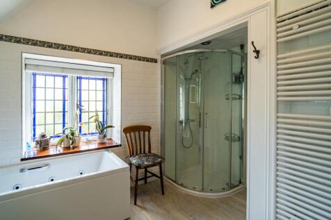 Family Bathroom / Shower Room