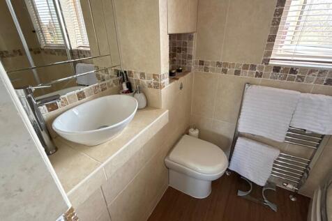 En-Suite (View 2)