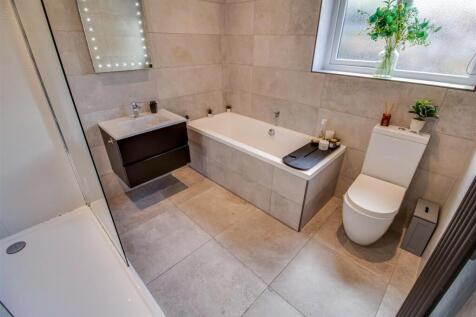 BATHROOM/W.C.