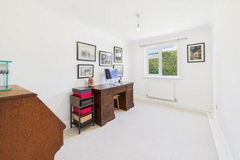 CAM02854G0-PR0438...