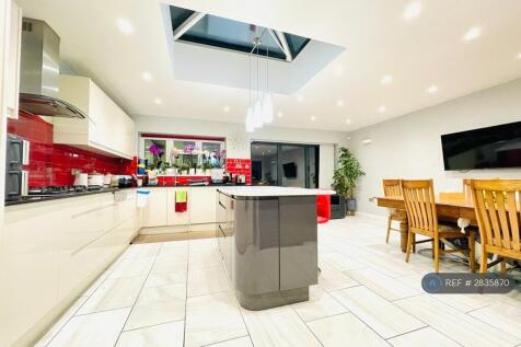 Open Kitchen/Dining 6.0x6.0m (19'7"X19'7")