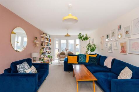 3H6WWH - Living Room D.jpg