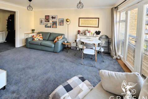 Southwell Close, Chafford Hundred, Grays, RM16 photo 3