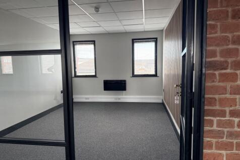 Office to rent Image 3