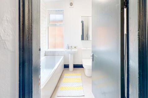 Student Digs - Kirby