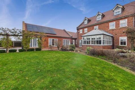 CAM02351G0-PR0089-STILL027 (1)