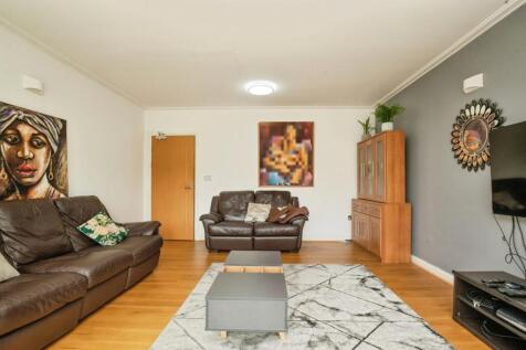 Living/Dining Area