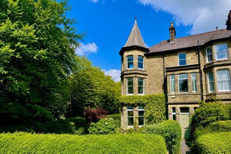 44 Green Lane Front.jpg