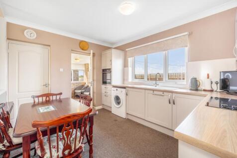 8 Chapel Gardens (Whaplode)-16