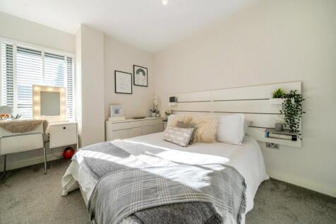 Maybury Close, Frimley, Camberley, Surrey, GU16 photo 3