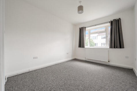 Hurst Avenue, Worthing, West Sussex, BN11 photo 4