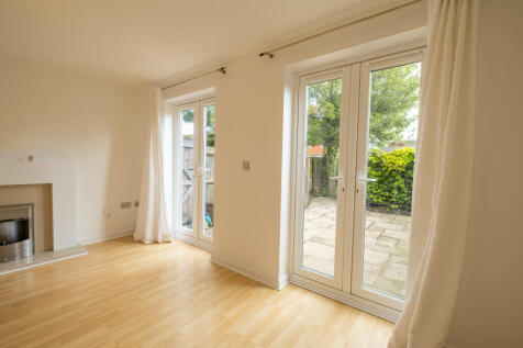 Pear Tree Field, Nantwich, Cheshire, CW5 photo 4