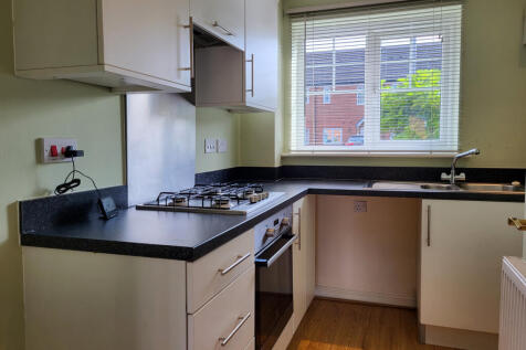 Glossop Close, Warrington, WA1 photo 3