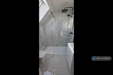 Principal Bedroom Ensuite