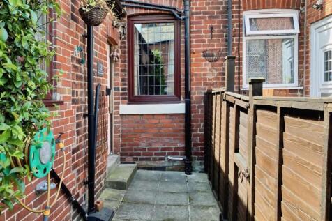 38b489a9-Meersbrook 20Avenue 20Back.jpg