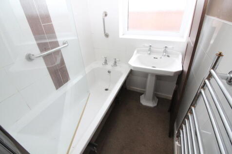 Bathroom 1 T202510201221.jpg