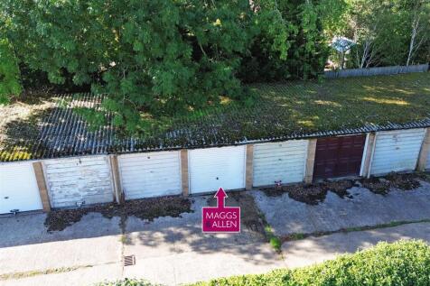 2 - Garage for Auction, Frenchay, Bristol.JPG