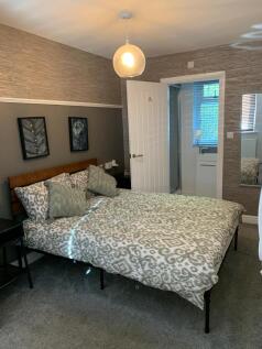 76 Balne Lane, Wakefield -5 STAR STANDARD ENSUITE