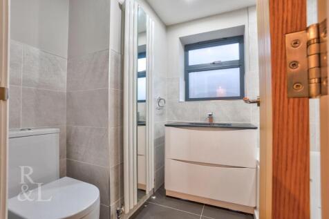 30 Carsington Crescent (33).jpg