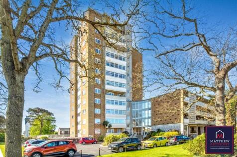 Studio flat on Boundary Road, Worthing, BN11, £895/mo