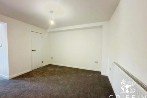 College Road, Grays, RM17 photo 4
