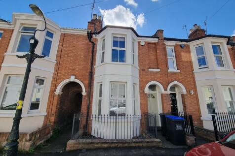 4-bed terraced on 14 Plymouth Place, £2,900/mo