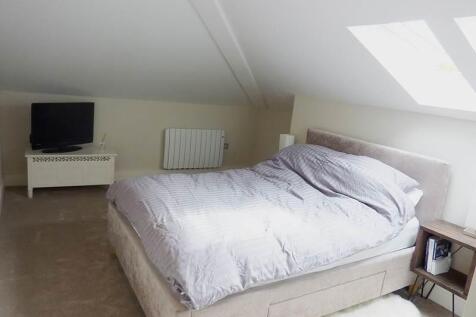 Furlong Road, Bourne End photo 4
