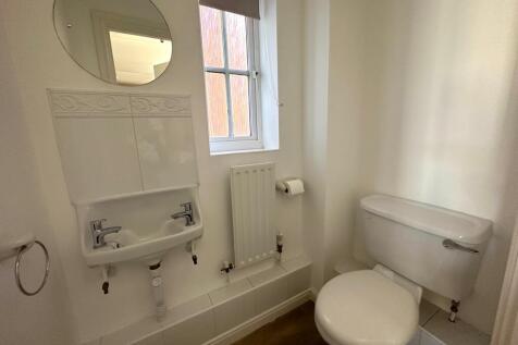 Cloakroom/wc