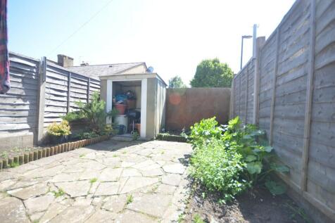Sutton Court Road, London, E13 photo 3
