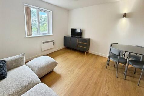 Living/Dining Area