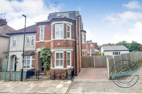 Direct frontage with driveway &amp; garage access