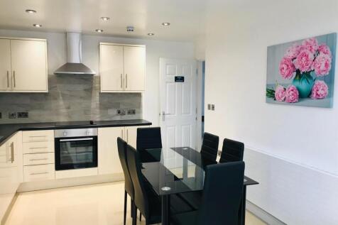 5 bedrooms (5 years Licensed) HMO for sale 4 Lang