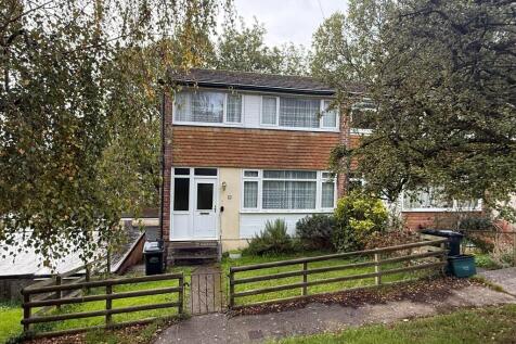 3-bed terraced on Beverley Gardens, Ashburton, Newton Abbot, £1,150/mo