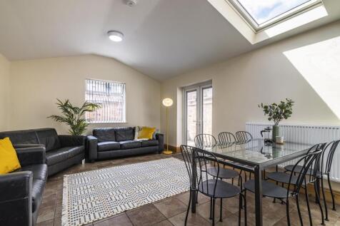 7-bed semi-detached on Willoughby Avenue, Nottingham, NG7, £5,110/mo