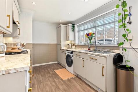 Kitchen (1).jpeg