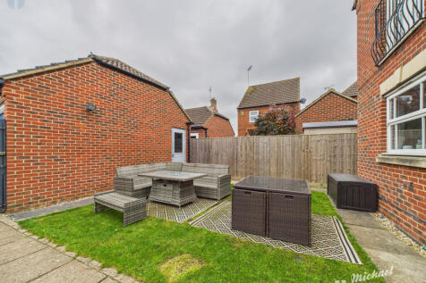 CAM03218G0-PR0798-STILL026