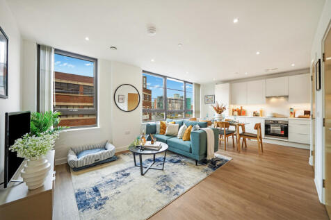 2-bed flat on Sherlock Quarter, £1,345/mo